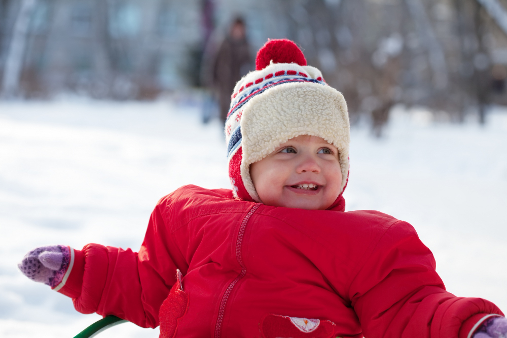 Jak ubrać niemowlaka do samochodu zimą?