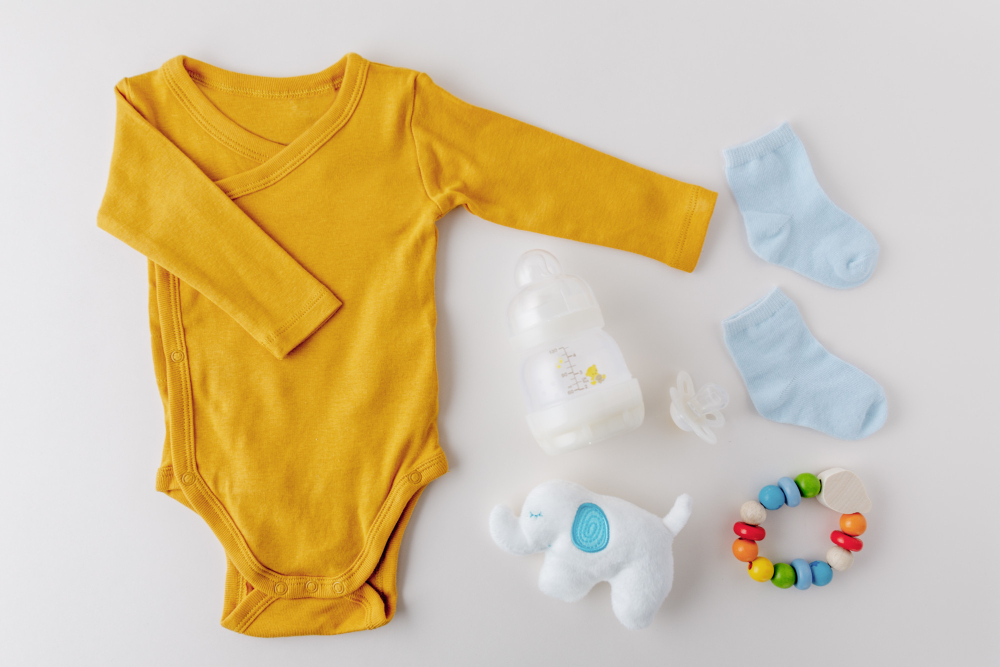 Jak przygotować i segregować ubranka dla noworodka